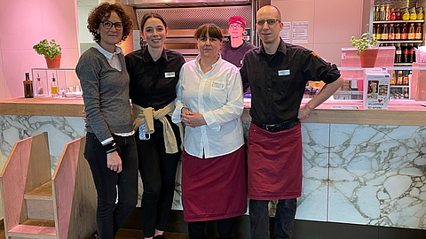 Team des Restaurants Vapiano in Mönchengladbach | © P. Hess/Vapiano Mönchengladbach Vapiano Mönchengladbach SuG im Kleinbetrieb