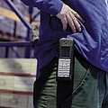 Mitarbeiter mit Personennotsignaleinrichtung | © Oliver Rüther / BGN Mitarbeiter mit Personennotsignaleinrichtung