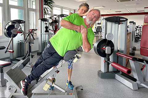 Wirbelsäulentraining im Geräteraum der FSA