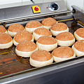 Frittierte Berliner in der Backstube
