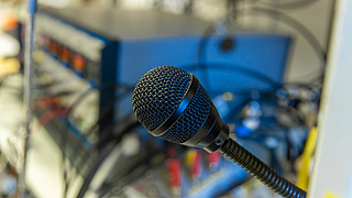 Mikrofon in der Mess- und Schaltzentrale auf der Versuchsanlage Kappelrodeck