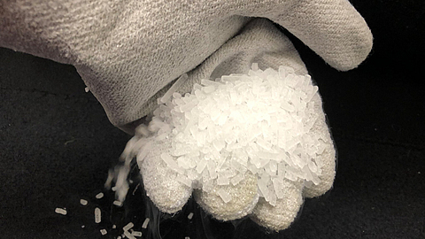 PSA bei Einsatz von Trockeneis | © BGN / Dr. Wiesemeier PSA bei Einsatz von Trockeneis