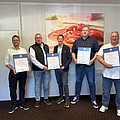 BGN-Gütesiegel „Sicher mit System“ für Bell Deutschland: Stefan Potgeter (Stv. GF), Joachim Feldkamp (Leitende AS-Fachkraft), Jan-Paul von Germeten (BGN-Aufsichtsperson), Sascha Claaßen (AS-Fachkraft), Andreas Röben (Projektleiter TopX; v.l.n.r.) | © BGN AMS-Begutachtung bei Bell