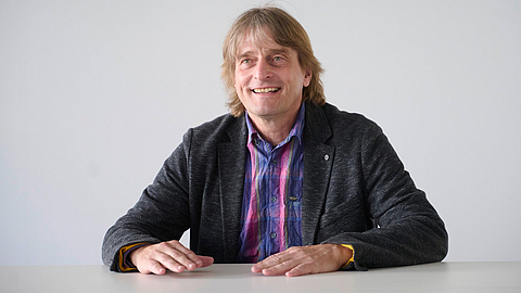 Portrait Rolf Schwebel, Branchenkoordinator für das Gastgewerbe der BGN