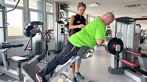 Wirbelsäulentraining im Geräteraum der FSA