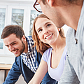 Junge Frau als Trainee in der Ausbildung | © Robert Kneschke - stock.adobe.com Junge Frau als Trainee in der Ausbildung