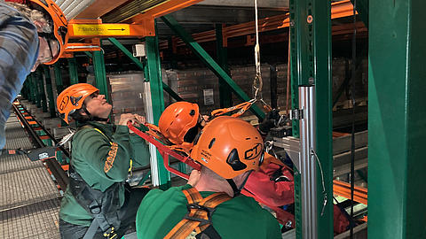 Rettung aus dem Hochregallager