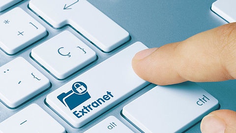 PC Tastatur mit der Beschriftung Extranet auf einer Taste | © momius - stock.adobe.com PC Tastatur mit der Beschriftung Extranet auf einer Taste