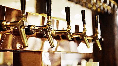 Zapfhähne einer Getränkeschankanlage | © Oliver Rüther / BGN Zapfhähne einer Getränkeschankanlage