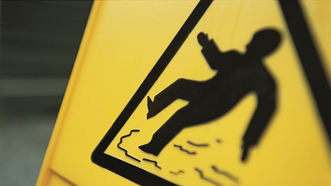 Warnschild Rutschgefahr | © Oliver Rüther / BGN Warnschild Rutschgefahr