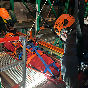 Rettung aus dem Hochregallager