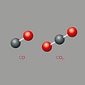 Kohlenmonoxid-CO- und Kohlendioxid-CO2-Molekülmodelle und chemische Formeln BEARBEITET